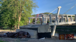 Pokládání nové lávky 29. dubna 2025