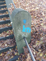 Posprejované okolí kostela v Železném Brodě