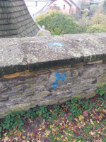 Posprejované okolí kostela v Železném Brodě