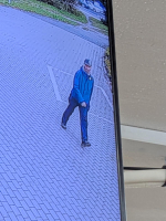 Policie hledá důležitého svědka k případu loupeže v Jablonci