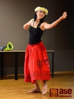 Přednáška s promítáním a ukázky polynéských tanců s Ajnou Řezníčkovou